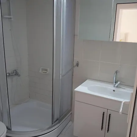 2 Chambres, Avec Balcon Et Vue Sur La Mer, Jusqu'a 6 Personnes 阿拉尼亚